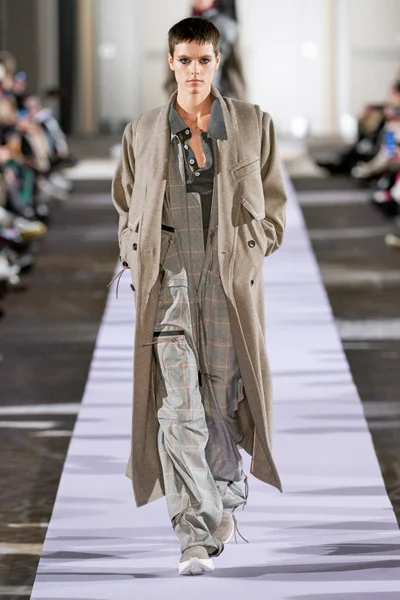 Look 13